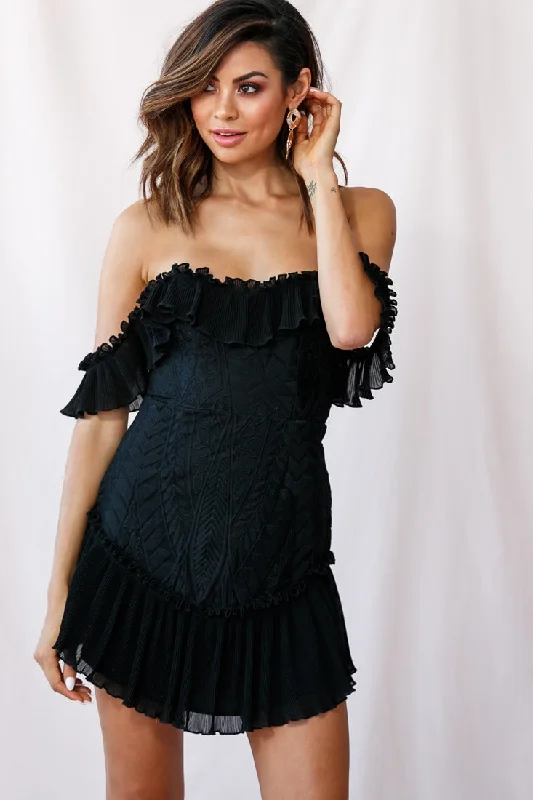 Dresses with Lace and Chiffon Blend for Ladies' Soft and Feminine LookDreamy Off-Shoulder Mini Dress Black Dresses with Lace and Chiffon Blend for Ladies' Soft and Feminine LookDreamy Off-Shoulder Mini Dress Black