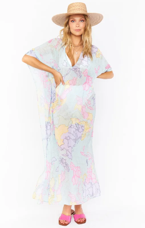 Maxi Dresses with Botanical Prints for a Natural and Fresh LookHana TruMu ~ World Tour Maxi Dresses with Botanical Prints for a Natural and Fresh LookHana TruMu ~ World Tour