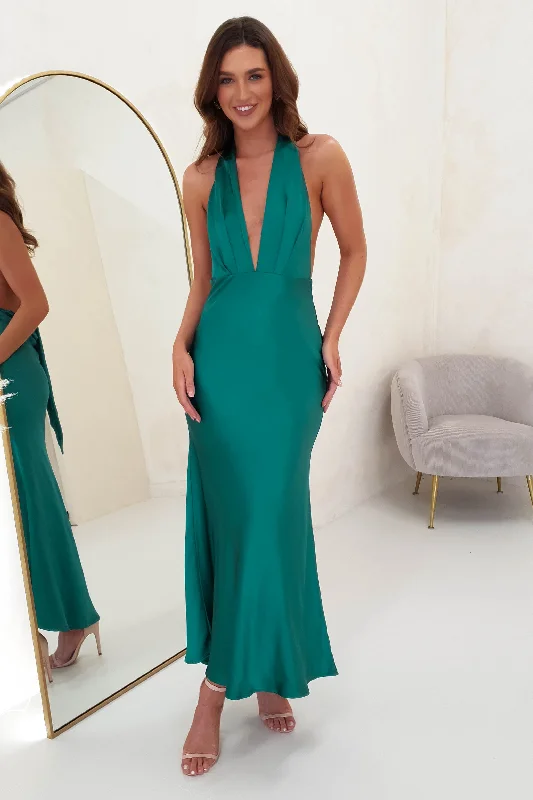 Maxi Dresses Paired with Cropped Tops for a Sexy and Trendy StyleKaylah Satin Halter Neck Maxi Dress | Green Maxi Dresses Paired with Cropped Tops for a Sexy and Trendy StyleKaylah Satin Halter Neck Maxi Dress | Green