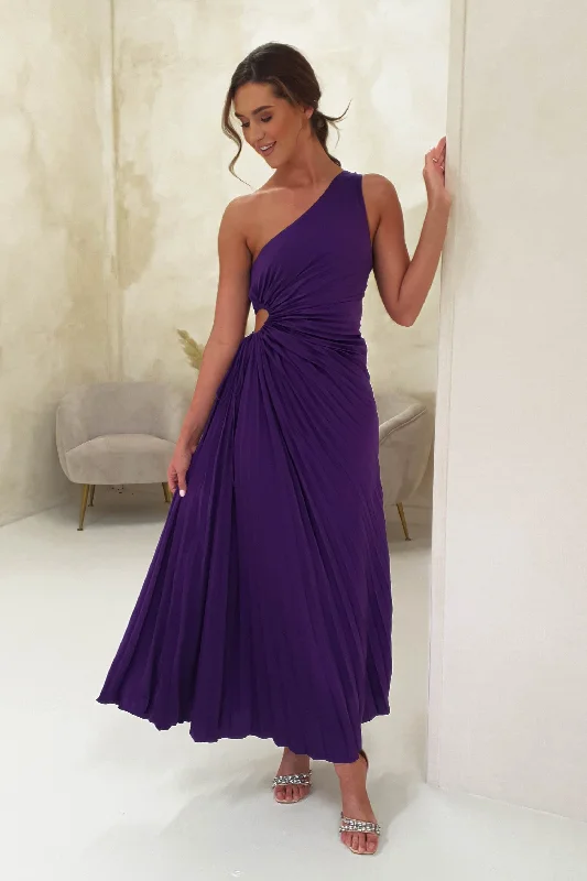 Maxi Dresses Decorated with Feathers for a Dazzling LookOlsen Pleated Maxi Dress | Deep Purple Maxi Dresses Decorated with Feathers for a Dazzling LookOlsen Pleated Maxi Dress | Deep Purple