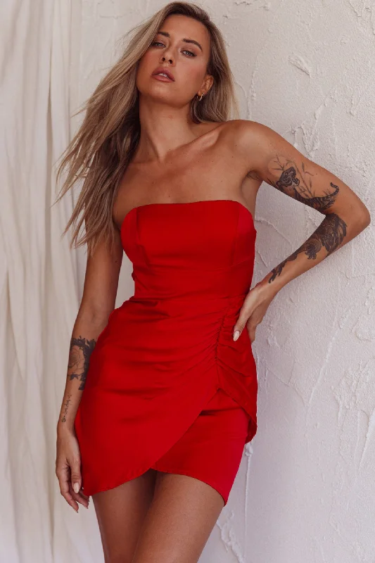 Dresses with Embroidered Birds and Sequined Floral Motifs for Ladies' Nature Inspired and Elegant LookSiobhan Strapless Mini Dress Red Dresses with Embroidered Birds and Sequined Floral Motifs for Ladies' Nature Inspired and Elegant LookSiobhan Strapless Mini Dress Red