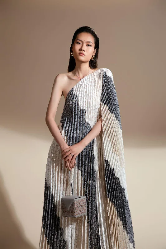 Party Dresses with Sequined Star Motifs and Sheer Sleeve for Ladies' Celestial and Elegant LookEllison Pleated Flared Brocade Maxi Dress Party Dresses with Sequined Star Motifs and Sheer Sleeve for Ladies' Celestial and Elegant LookEllison Pleated Flared Brocade Maxi Dress