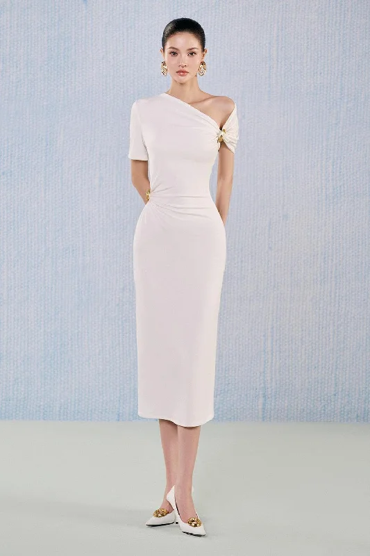 Velvet midi dress for a luxurious and soft feelJade Sheath Asymmetric Neck Viscose Midi Dress