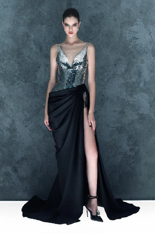 Party Dresses with Ruffled Sleeveless Top and Embroidered Skirt for Ladies' Dramatic and Artistic LookPolaris Slit V-Neck Mesh Silk Floor Length Dress Party Dresses with Ruffled Sleeveless Top and Embroidered Skirt for Ladies' Dramatic and Artistic LookPolaris Slit V-Neck Mesh Silk Floor Length Dress