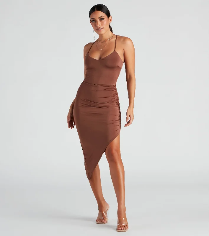 Midi dress for a city break to explore in style and comfortShow Me Off V-Neck Slit Midi Dress Midi dress for a city break to explore in style and comfortShow Me Off V-Neck Slit Midi Dress