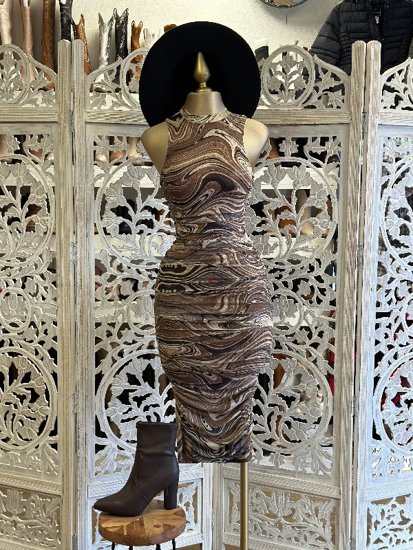 Midi dress for a school event such as a sports day or field tripSleeveless Tye Dye Midi Dress Midi dress for a school event such as a sports day or field tripSleeveless Tye Dye Midi Dress