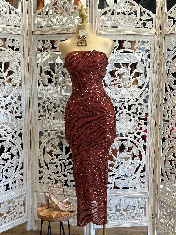 Midi dress for a date when styled with a cute top and heelsStrapless Sequin Pattern Midi Dress