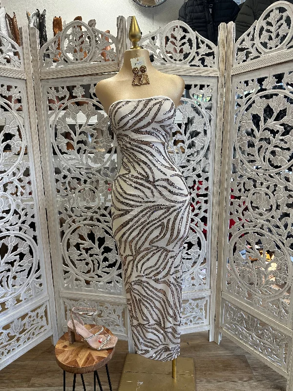 Midi dress for a barbecue with friends and familyWhite Strapless Sequin Pattern Midi Dress Midi dress for a barbecue with friends and familyWhite Strapless Sequin Pattern Midi Dress