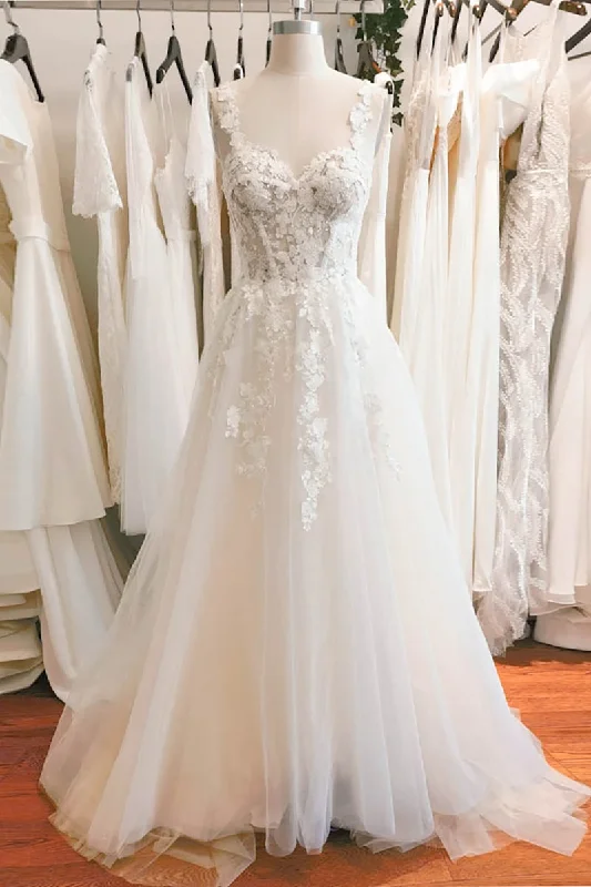 Dainty beaded wedding dress for a glamorous lookA-Line Sweep-Brush Train Lace Tulle Wedding Dress CW3101 Dainty beaded wedding dress for a glamorous lookA-Line Sweep-Brush Train Lace Tulle Wedding Dress CW3101