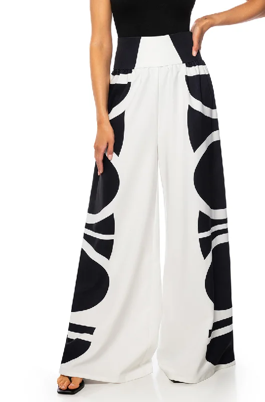 Drawstring jogger pants for women in a casual sporty lookAT THE VILLA PALAZZO BANDED PANT Drawstring jogger pants for women in a casual sporty lookAT THE VILLA PALAZZO BANDED PANT