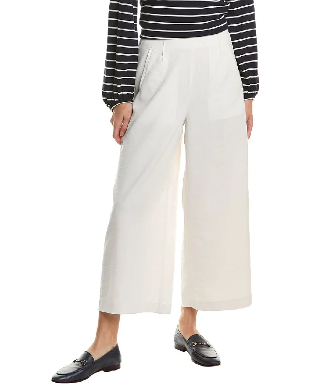 Flowy wide leg maxi pants for women in a beachy and romantic styleBCBG New York Wide Leg Cropped Pant Flowy wide leg maxi pants for women in a beachy and romantic styleBCBG New York Wide Leg Cropped Pant