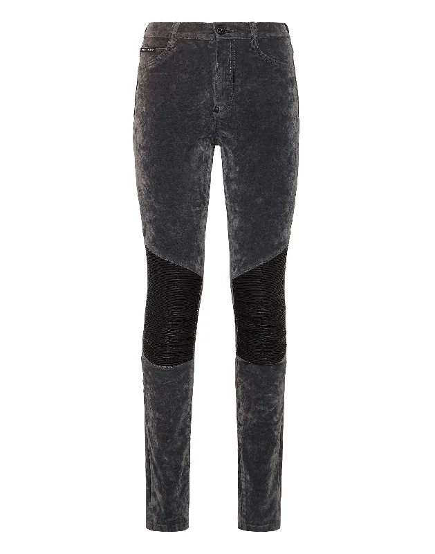 Culottes with side pockets for women in a functional and stylish styleDenim High Waist Jegging Culottes with side pockets for women in a functional and stylish styleDenim High Waist Jegging