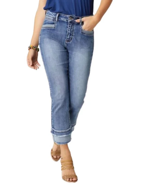 Trousers with decorative buttons for women in a stylish detailEverstretch Boyfriend Capri Pant In Medium Denim Trousers with decorative buttons for women in a stylish detailEverstretch Boyfriend Capri Pant In Medium Denim