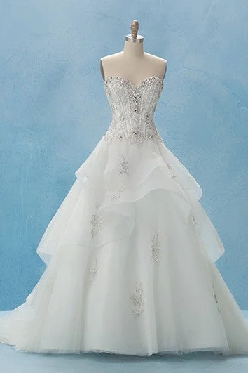 Dainty beaded wedding dress for a glamorous lookExquisite Sweetheart Ball Gown With Tiers And Beadings Dainty beaded wedding dress for a glamorous lookExquisite Sweetheart Ball Gown With Tiers And Beadings