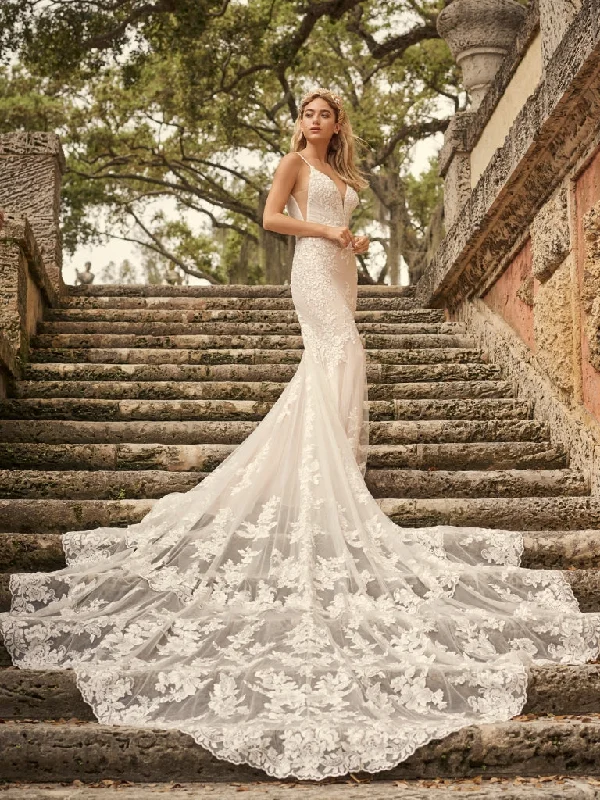Jeweled - bodice wedding dress for a sparkly lookFontaine