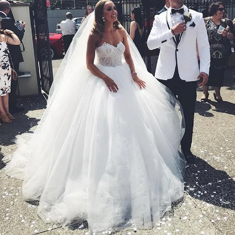 Plus - size A - line wedding dress for a comfortable fitLace Sweetheart Tulle Ball Gowns Wedding Dresses Plus - size A - line wedding dress for a comfortable fitLace Sweetheart Tulle Ball Gowns Wedding Dresses