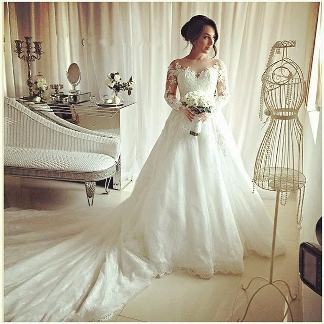 Imported high - quality wedding dresslong sleeves lace ball gowns wedding dresses royal train Imported high - quality wedding dresslong sleeves lace ball gowns wedding dresses royal train
