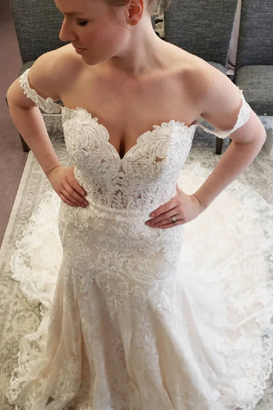 Military - inspired wedding dressLong Off-the-Shoulder Mermaid Iovry Wedding Dress with Lace Military - inspired wedding dressLong Off-the-Shoulder Mermaid Iovry Wedding Dress with Lace
