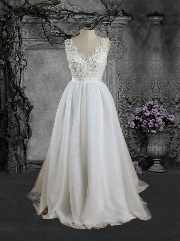 Open - back wedding dress for a sexy lookVintage Inspired Open Low Back Lace Bodice Wedding Dress | BS2001 Open - back wedding dress for a sexy lookVintage Inspired Open Low Back Lace Bodice Wedding Dress | BS2001
