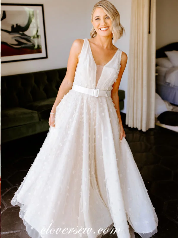 Open - back wedding dress for a sexy lookPopular 3D Applique Tulle Modern Sleeveless A-line Wedding Dresses, CW0256 Open - back wedding dress for a sexy lookPopular 3D Applique Tulle Modern Sleeveless A-line Wedding Dresses, CW0256