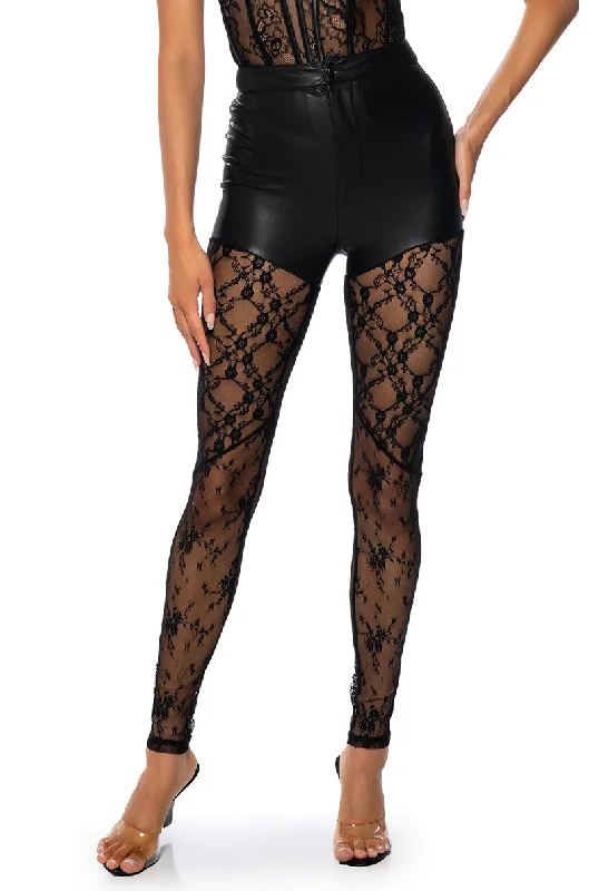 Pleated wide leg jeans for women in a formal and trendy styleRIO LACE AND FAUX LEATHER HIGH WAIST PANT Pleated wide leg jeans for women in a formal and trendy styleRIO LACE AND FAUX LEATHER HIGH WAIST PANT