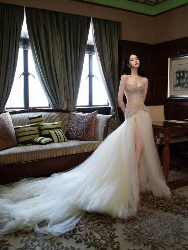 Tiered - skirt wedding dress for a voluminous lookSexy Mermaid Wedding Dresses, Lace Popular Brdial Gowns, Newest Beaded 2022 Bridal Gowns Tiered - skirt wedding dress for a voluminous lookSexy Mermaid Wedding Dresses, Lace Popular Brdial Gowns, Newest Beaded 2022 Bridal Gowns