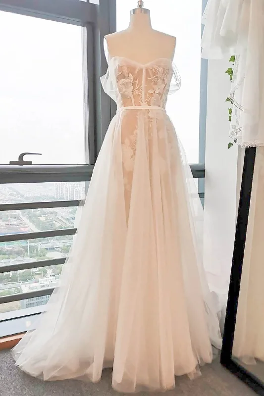 Polka - dot wedding dress for a fun touchSheath Sweep-Brush Train Lace Tulle Wedding Dress CW2747 Polka - dot wedding dress for a fun touchSheath Sweep-Brush Train Lace Tulle Wedding Dress CW2747