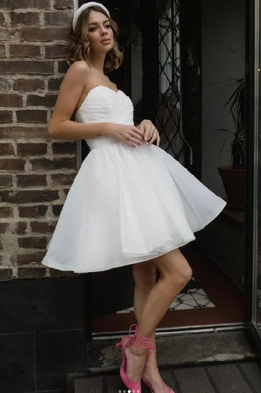 Square - neck wedding dress for a classic lookStrapless Bride Short Wedding Dress Informal Style Square - neck wedding dress for a classic lookStrapless Bride Short Wedding Dress Informal Style
