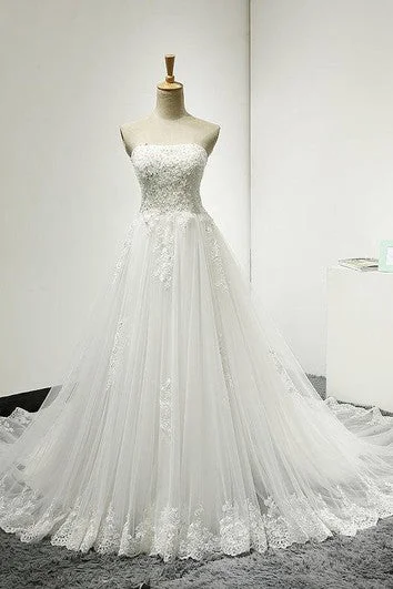 Silk - dupioni wedding dress for a luxurious feelStrapless Lace and Tulle Dress With Lace-Up Back Silk - dupioni wedding dress for a luxurious feelStrapless Lace and Tulle Dress With Lace-Up Back