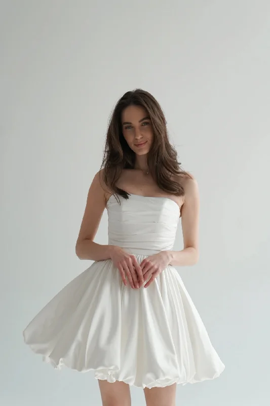 Long - sleeved Victorian - style wedding dressStrapless Mini Wedding Dress with Balloon Skirt Long - sleeved Victorian - style wedding dressStrapless Mini Wedding Dress with Balloon Skirt