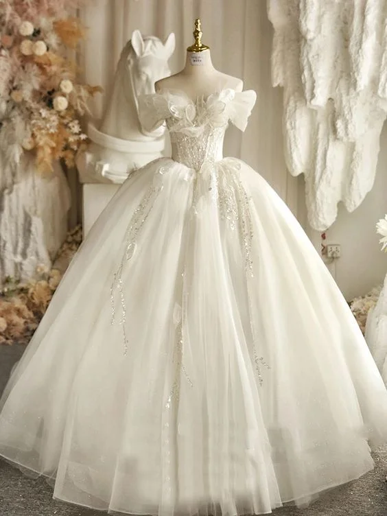Modest - style wedding dress for a conservative brideSweetheart Ball Gown Wedding Dresses 2021 Appliques Flowers Vintage Lace Bride Gowns Prom Dress cg21142 Modest - style wedding dress for a conservative brideSweetheart Ball Gown Wedding Dresses 2021 Appliques Flowers Vintage Lace Bride Gowns Prom Dress cg21142