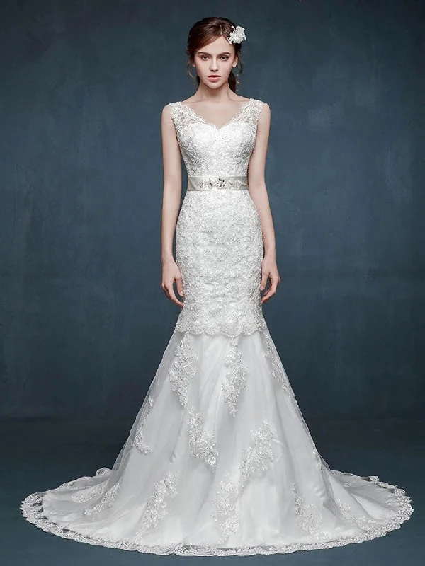 Feather - trimmed wedding dress for a romantic touchVintage Inspired Mermaid Lace Wedding Dress Feather - trimmed wedding dress for a romantic touchVintage Inspired Mermaid Lace Wedding Dress