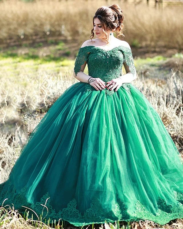Alternative black wedding dress for a unique brideVintage Tulle Ball Gowns Wedding Dresses Lace Embroidery V-neck Alternative black wedding dress for a unique brideVintage Tulle Ball Gowns Wedding Dresses Lace Embroidery V-neck