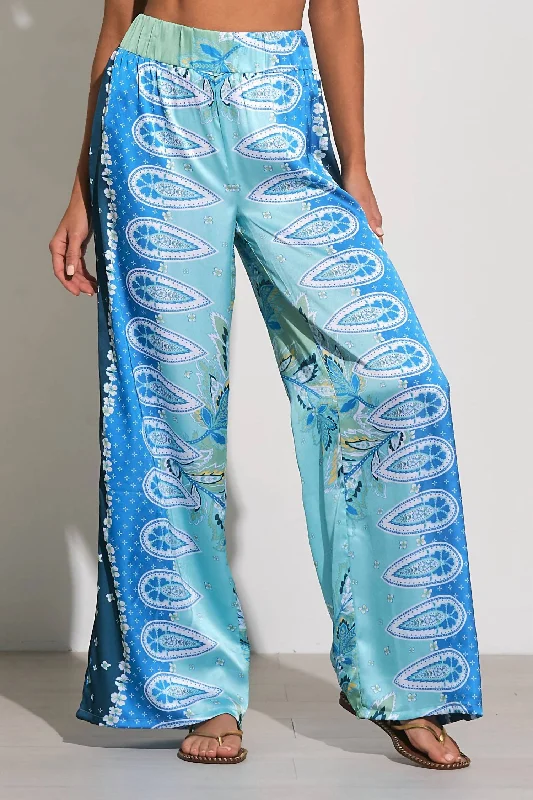 Pleated wide leg pants for women in a formal and elegant lookZade Pant In Abstract Print Pleated wide leg pants for women in a formal and elegant lookZade Pant In Abstract Print