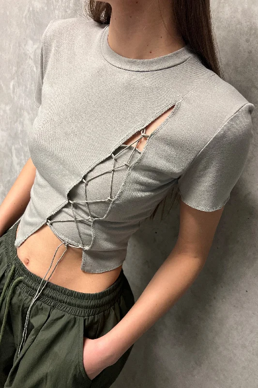 Open - work women's T - shirt with a scalloped hemCROPPED TEE WITH DIAGONAL TIE