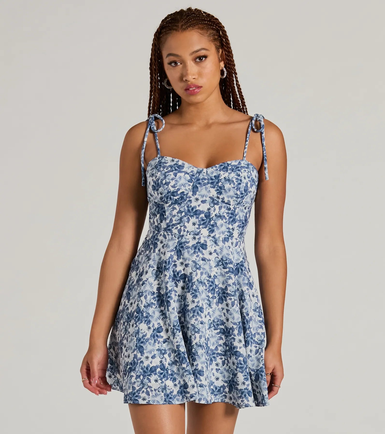 Short Dresses with Sequined Accents for Ladies' Night OutGraceful Presence Sweetheart Floral Skater Dress Short Dresses with Sequined Accents for Ladies' Night OutGraceful Presence Sweetheart Floral Skater Dress