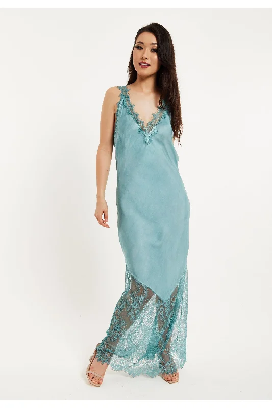 Dresses with Tulle Overlay and Beaded Bodice for Ladies' Dramatic and Graceful LookLiquorish Lace Detail V Neck Maxi Dress Dresses with Tulle Overlay and Beaded Bodice for Ladies' Dramatic and Graceful LookLiquorish Lace Detail V Neck Maxi Dress