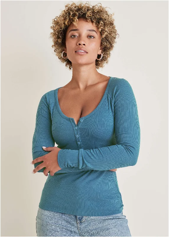 Cable knit women's T - shirt with a cable - textured pocketLong Sleeve Henley Tee - Niagara Cable knit women's T - shirt with a cable - textured pocketLong Sleeve Henley Tee - Niagara