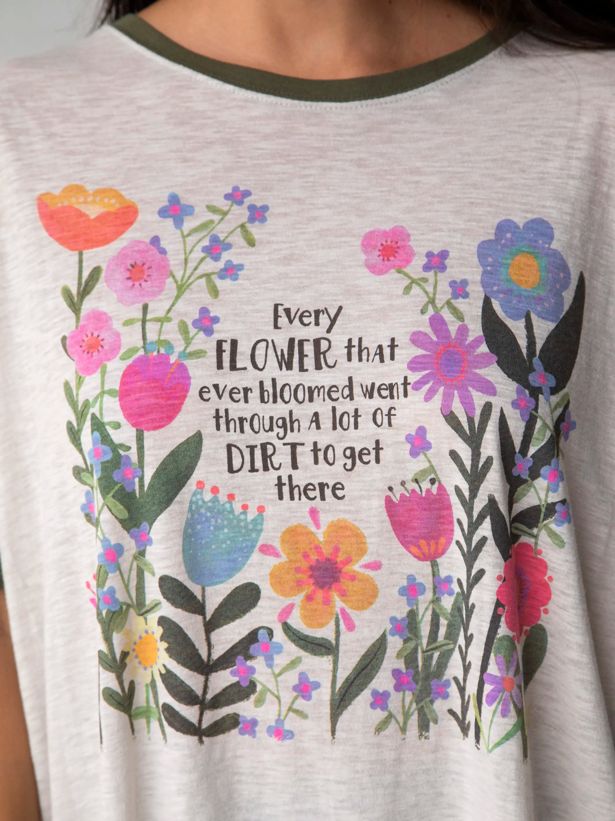 Women's T - shirt with a metallic - colored buttonRinger Oversized Tee Shirt - Every Flower Women's T - shirt with a metallic - colored buttonRinger Oversized Tee Shirt - Every Flower