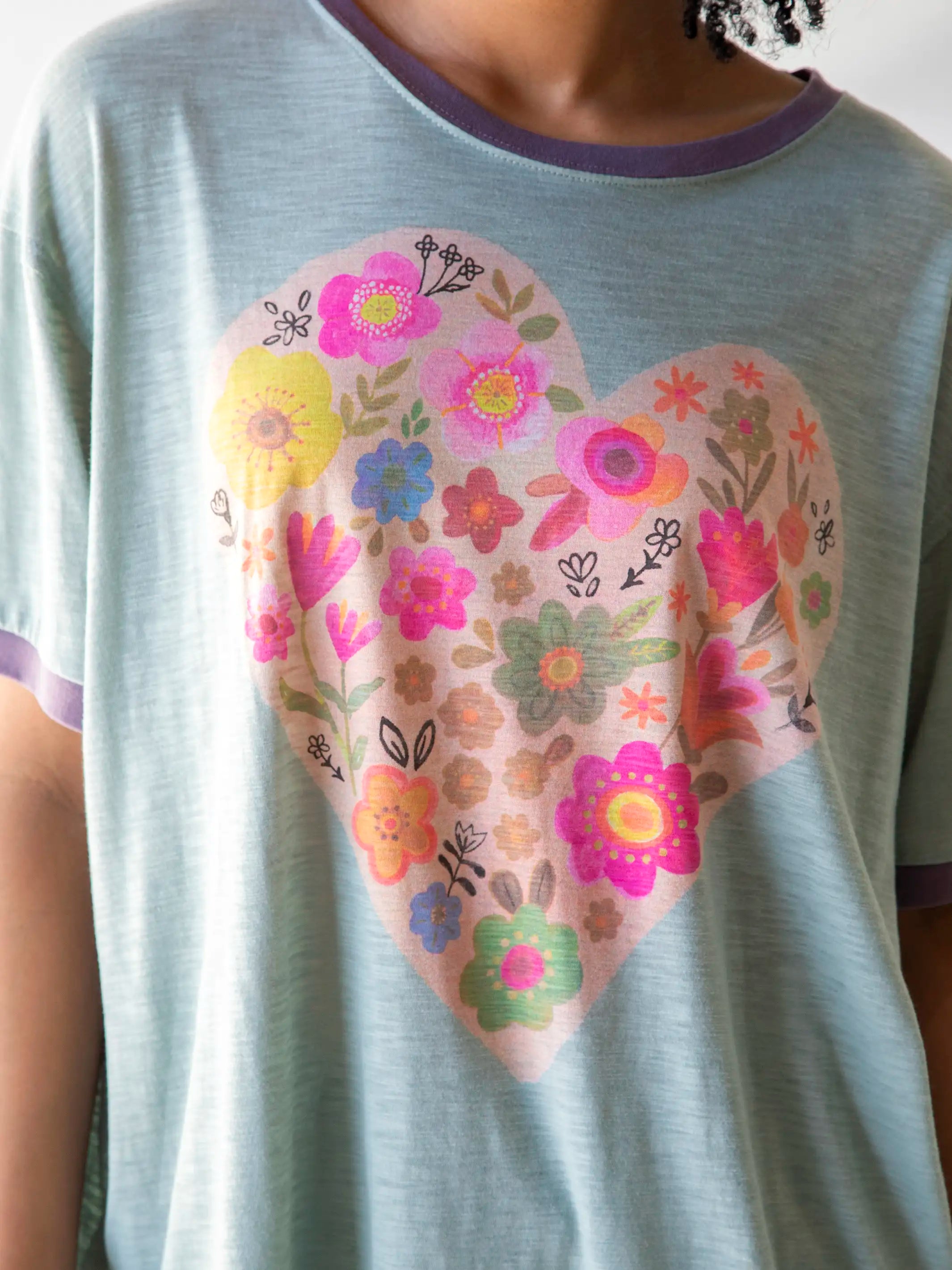Women's T - shirt with a cropped and fitted bodice and a flared skirtRinger Oversized Tee Shirt - Heart